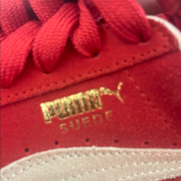Puma Red Sneakers Classic shoes Women’s size 9 - Picture 2 of 5
